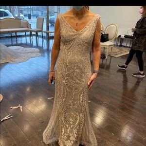 BEAUTIFUL mother of the bride gown and heels!